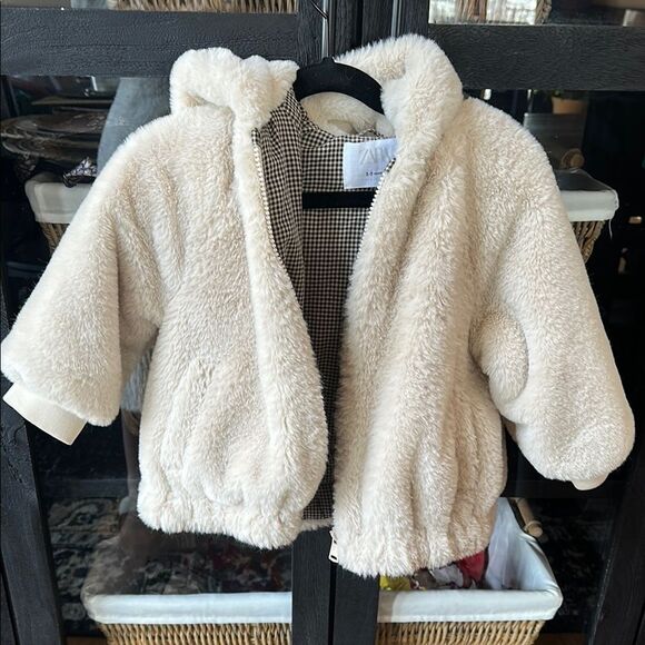 Cozy Cream Faux Fur Jacket - Picture 1 of 4